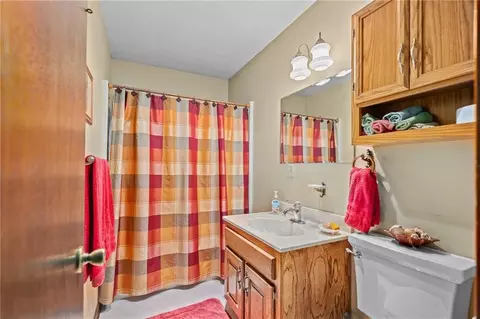 Bath - 2804 E 174th St, Belton, MO 64012 photo 2 of 4