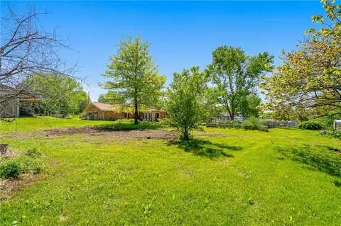Exterior - 2804 E 174th St, Belton, MO 64012 photo 10 of 14