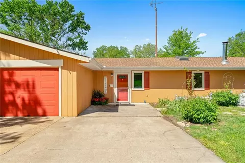 Exterior - 2804 E 174th St, Belton, MO 64012 photo 3 of 14