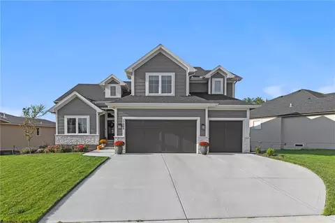 17808 Rainbow Blvd, Stilwell, KS 66085