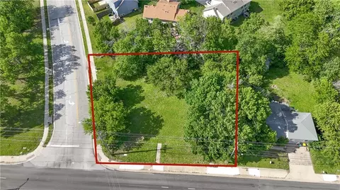 6760 W 151st St, Overland Park, KS 66223