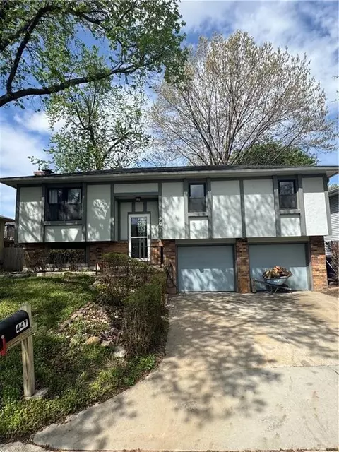 447 Trant St, Edwardsville, KS 66111