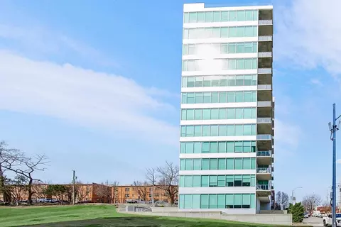 4646 Broadway Blvd #3S, Kansas City, MO 64112