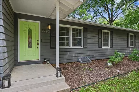 2220 Learnard Ave, Lawrence, KS 66046