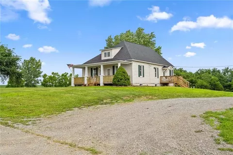 18724 Bobwhite Trl, Blackburn, MO 65321