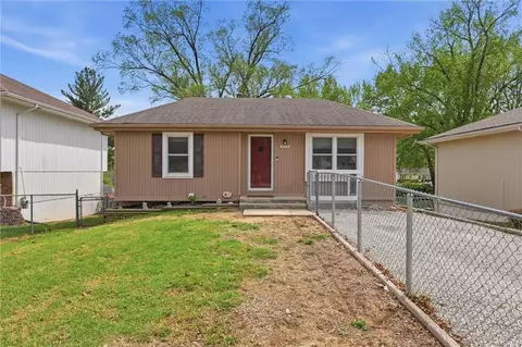 5115 NE 46th St, Kansas City, MO 64117