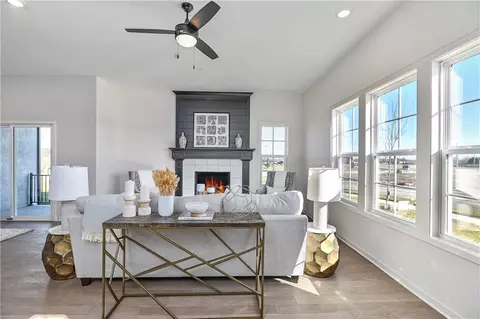 2255 W Dartmouth St, Olathe, KS 66061