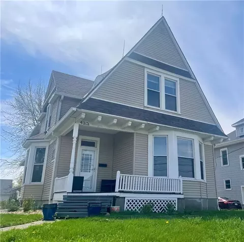 422 E 1st St, Maryville, MO 64468