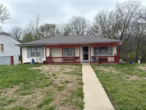 5612 Crescent Ave, Raytown, MO 64133