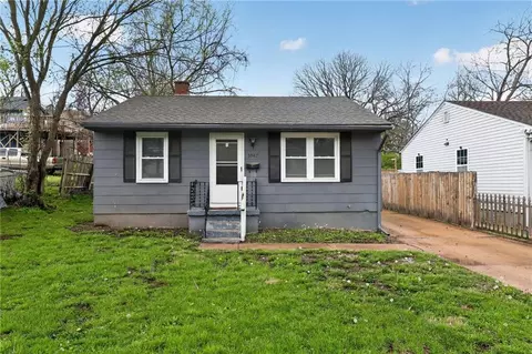5842 Bellefontaine Ave, Kansas City, MO 64130