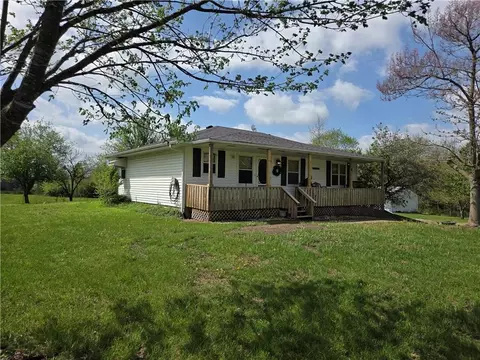 1404 SW 100th Rd, Holden, MO 64040