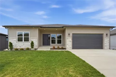 1416 NEarnest Way, Lees Summit, MO 64086