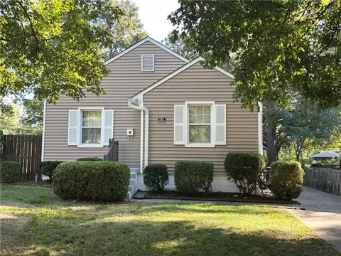 701 W 86th St, Kansas City, MO 64114