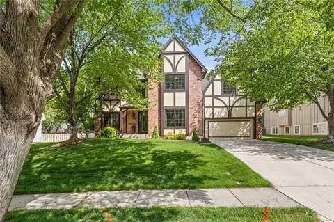 12912 Rosewood St, Leawood, KS 66209