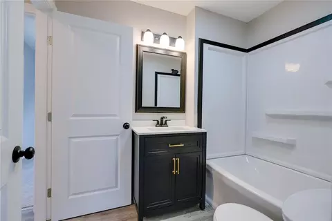 Bath - 2708 Windsor Ave, Independence, MO 64052 photo 1 of 3