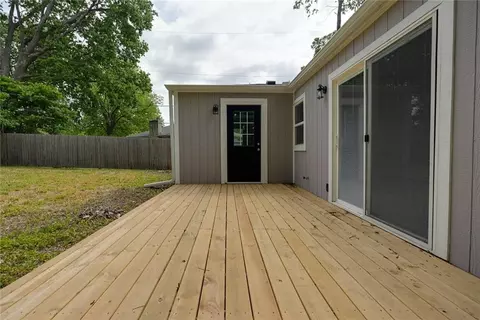 Exterior - 2708 Windsor Ave, Independence, MO 64052 photo 4 of 8