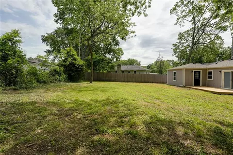 Exterior - 2708 Windsor Ave, Independence, MO 64052 photo 8 of 8
