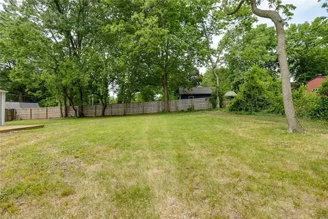 Exterior - 2708 Windsor Ave, Independence, MO 64052 photo 6 of 8