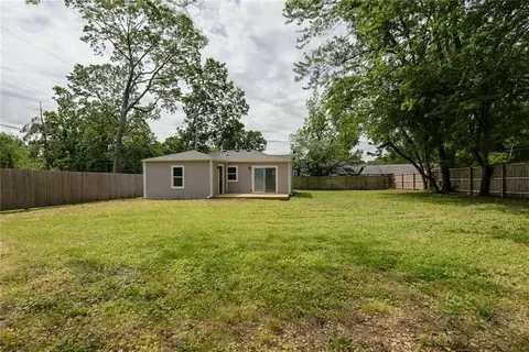 Exterior - 2708 Windsor Ave, Independence, MO 64052 photo 7 of 8