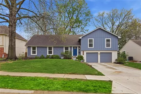 10718 W 102nd St, Overland Park, KS 66214