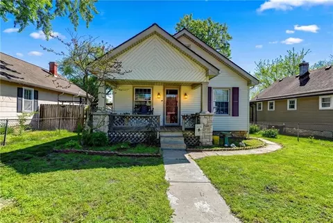 1010 N 8th St, Leavenworth, KS 66048