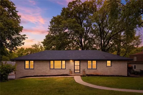 5201 Newton St, Overland Park, KS 66202