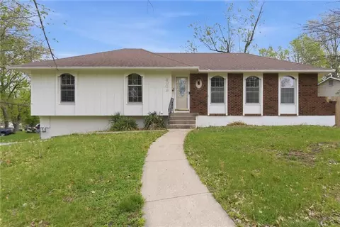 9009 Kentucky Ave, Kansas City, MO 64138