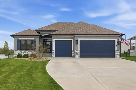 19415 W 201st Ter, Spring Hill, KS 66083