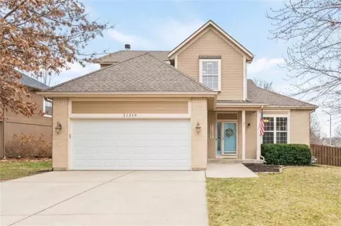 21519 W 58th St, Shawnee, KS 66218