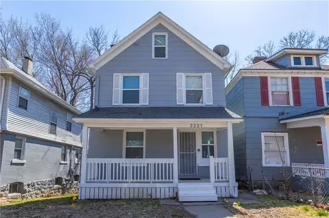 3221 E 11 St, Kansas City, MO 64127