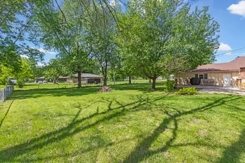Exterior - 330 E Hatten St, Drexel, MO 64742 photo 4 of 7
