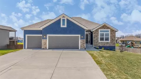 6992 141st St, Basehor, KS 66007