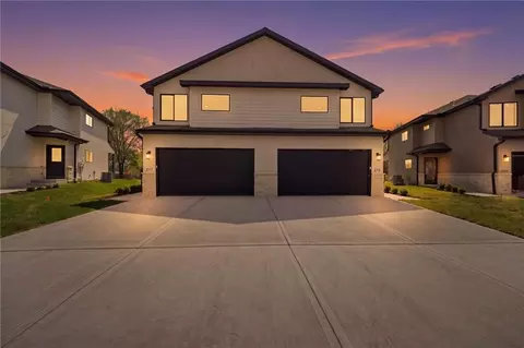 223-225 NW Orchard Ct, Lees Summit, MO 64063