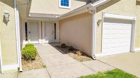 4612 NE Whispering Winds Dr #C, Lees Summit, MO 64064