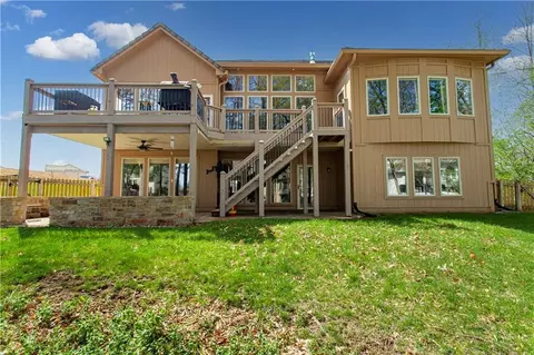 Exterior - 608 NE Sundown Dr, Lees Summit, MO 64064 photo 6 of 7
