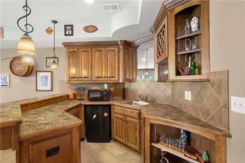 Kitchen - 608 NE Sundown Dr, Lees Summit, MO 64064 photo 6 of 6