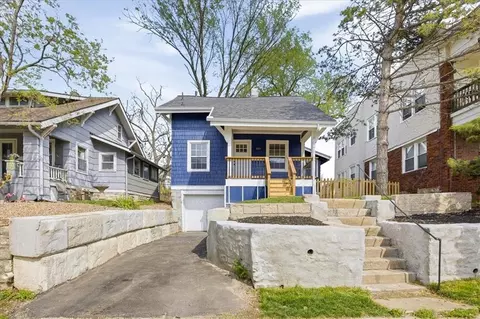 4011 State Line Rd, Kansas City, MO 64111