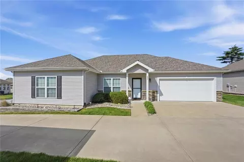 830 NE 66th St, Gladstone, MO 64118