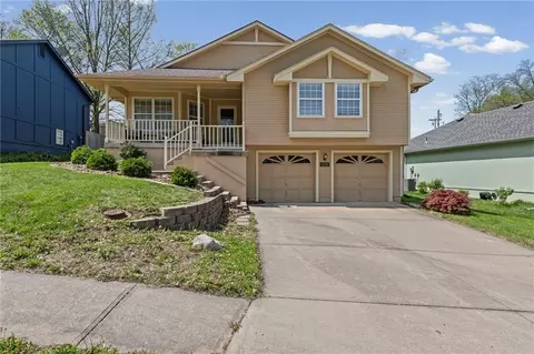 3200 S Bryn Mawr Dr, Independence, MO 64057