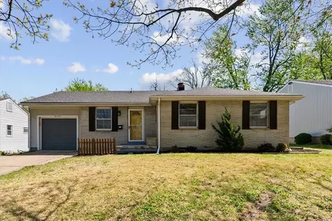 8125 Summit St, Kansas City, MO 64114