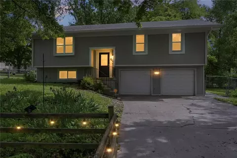 601 NE 115th Ter, Kansas City, MO 64155