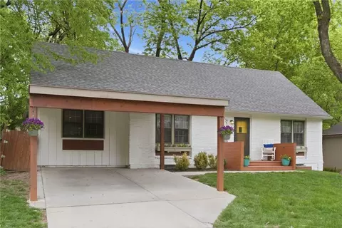 2006 W 71st Ter, Prairie Village, KS 66208