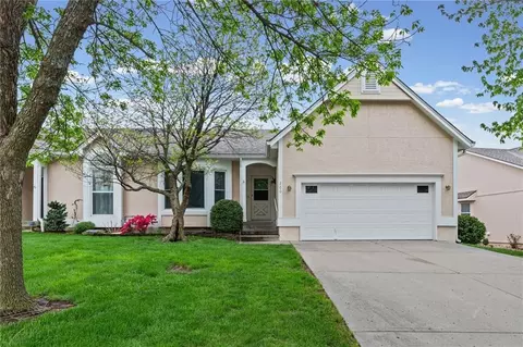 200 SE Ridgeview Dr, Lees Summit, MO 64063