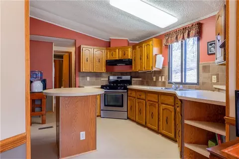 Kitchen - 1982 E 100 Rd, Lecompton, KS 66050 photo 1 of 2