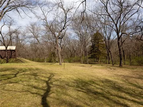 Exterior - 1982 E 100 Rd, Lecompton, KS 66050 photo 4 of 7