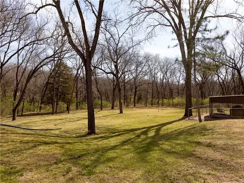 Exterior - 1982 E 100 Rd, Lecompton, KS 66050 photo 3 of 7
