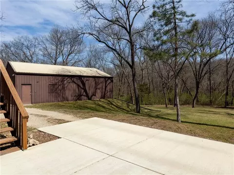Exterior - 1982 E 100 Rd, Lecompton, KS 66050 photo 2 of 7