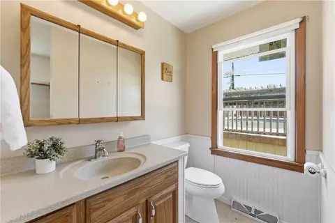 Bath - 12105 E 41st St, Independence, MO 64052 photo 1 of 4