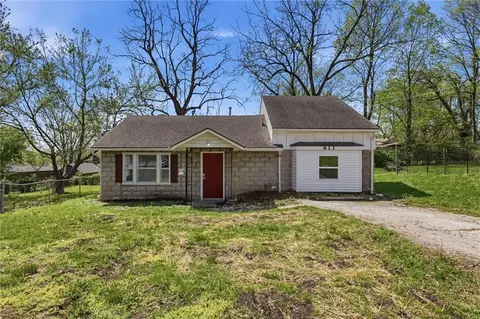 613 E Kansas Ave, Independence, MO 64050