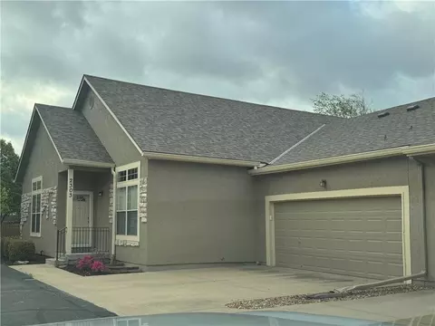 15671 S Hillside St #2303, Olathe, KS 66062
